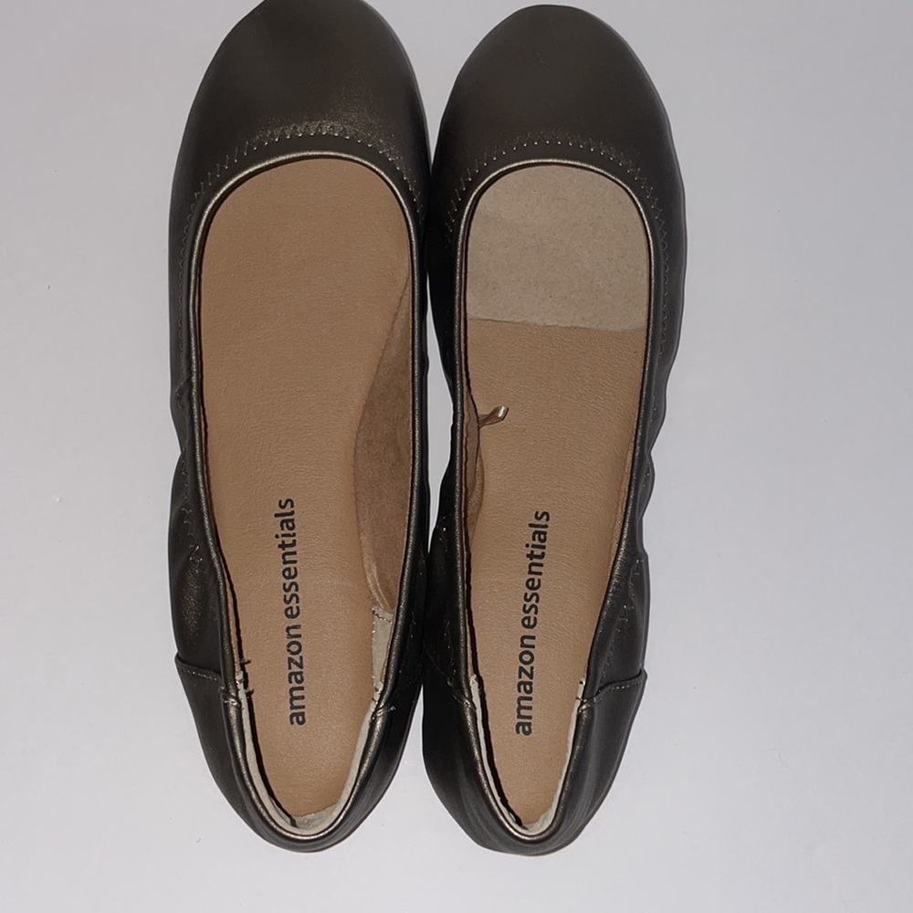 Amazon Essentials Metallic Flats - Picture 9 of 12